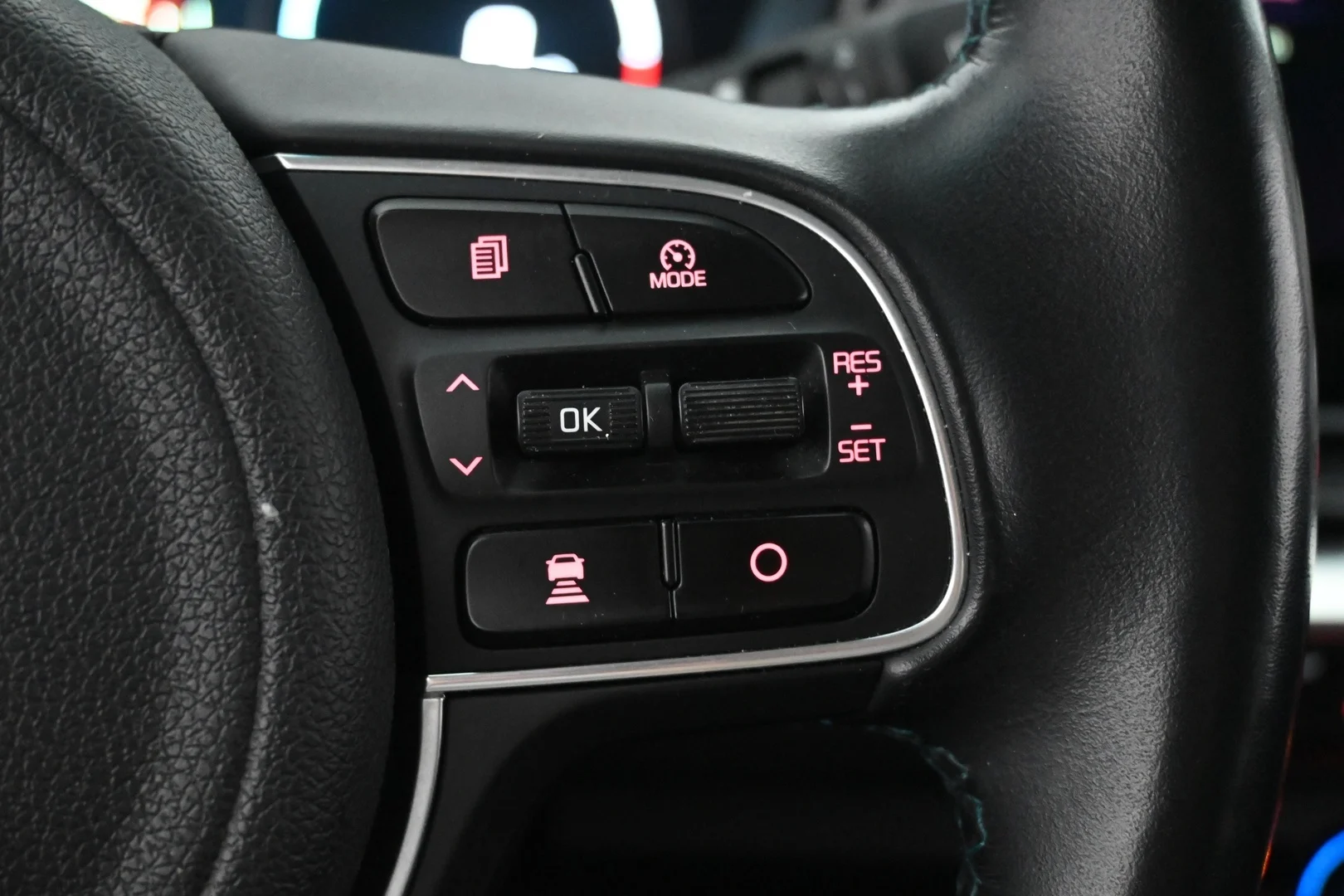 Car Image - 2ZgxaMWiTb2r2sx26KIPHe