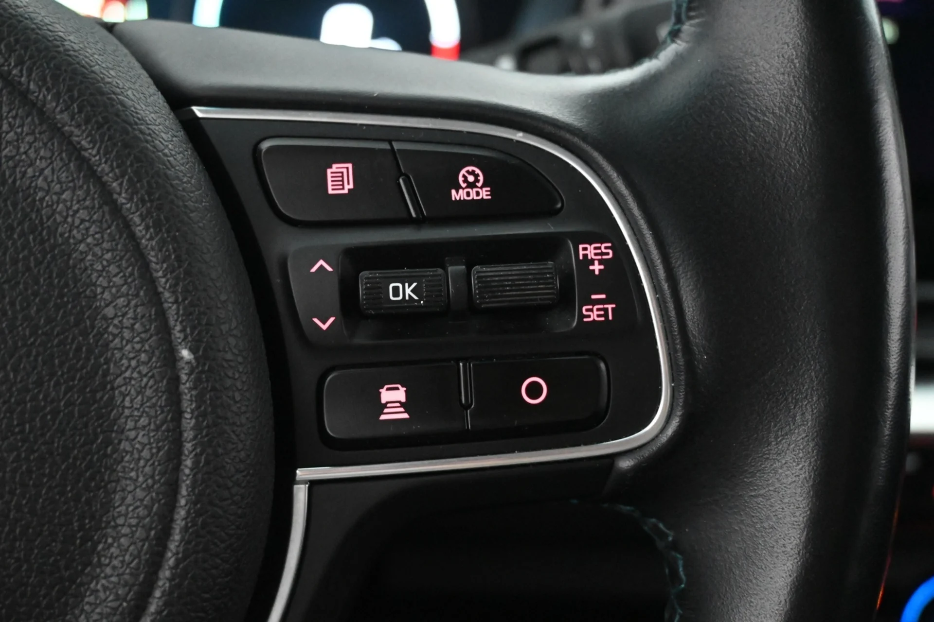 Car Image - 2ZgxaMWiTb2r2sx26KIPHe