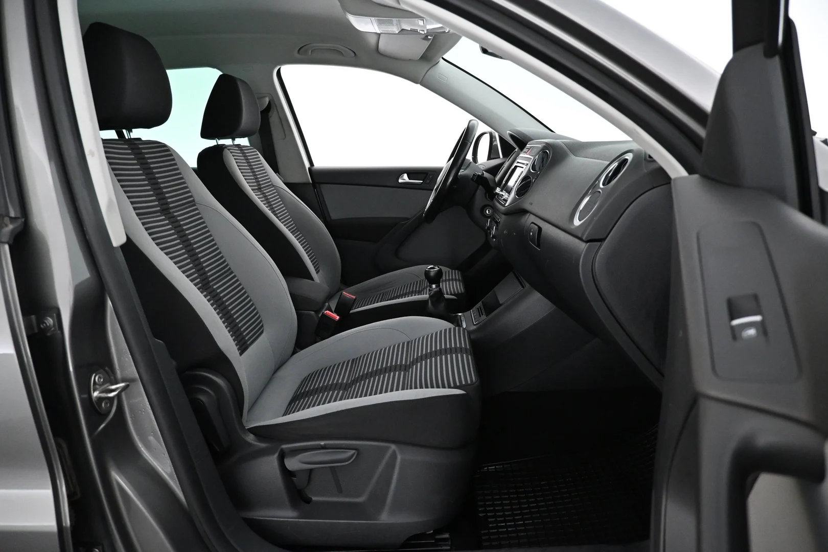 Car Image - 4KEKr0xuxUIpmBJrGd71ip