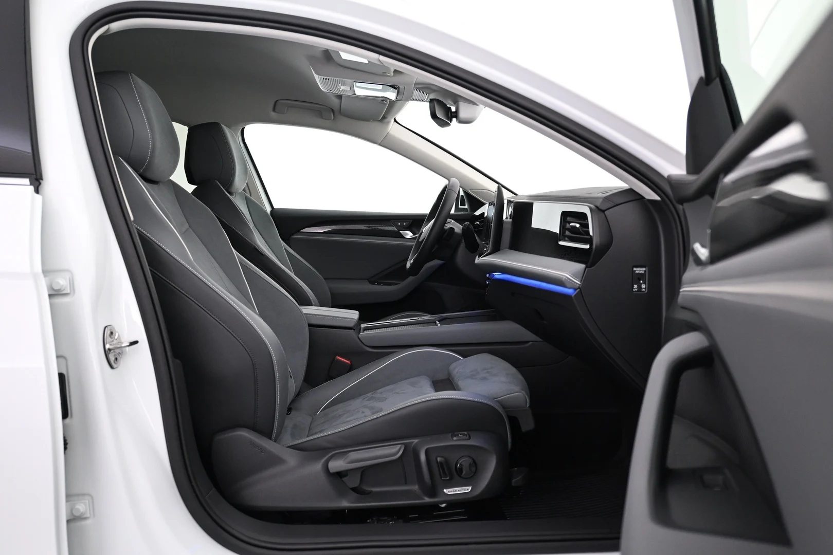 Car Image - 1cTT367Gs8C7Z3LWoQa2rs