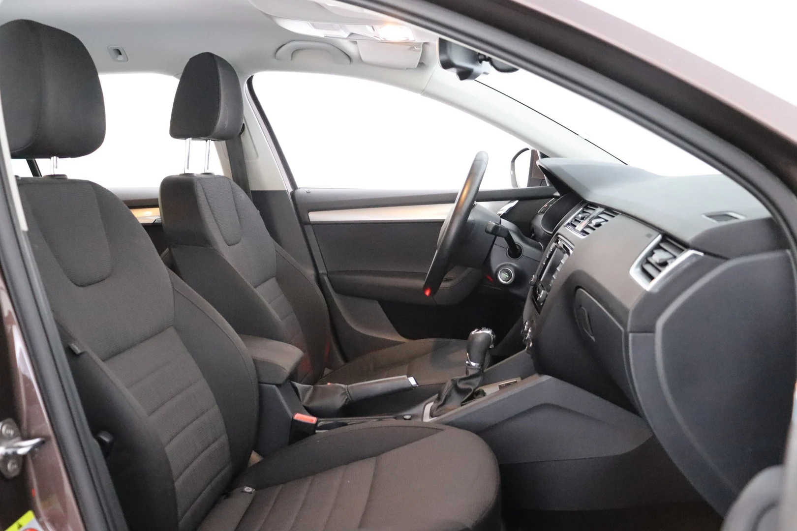 Car Image - 19iayJ62SD4HaOQELJrBDH