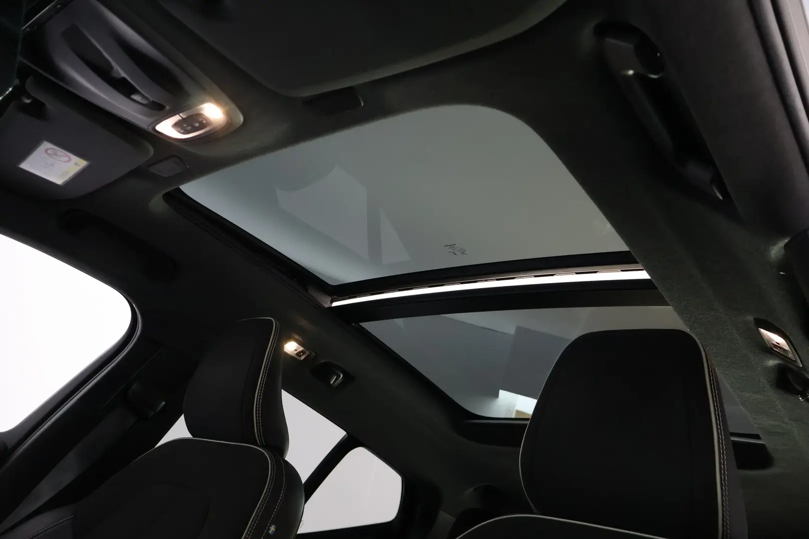 Car Image - CnpKPZpj6g7k8B8LIJrIh
