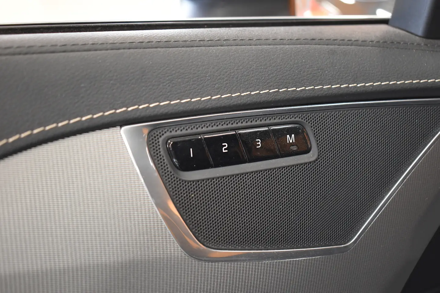 Car Image - 48R3Hpnoy2msRn9dzgeoWo