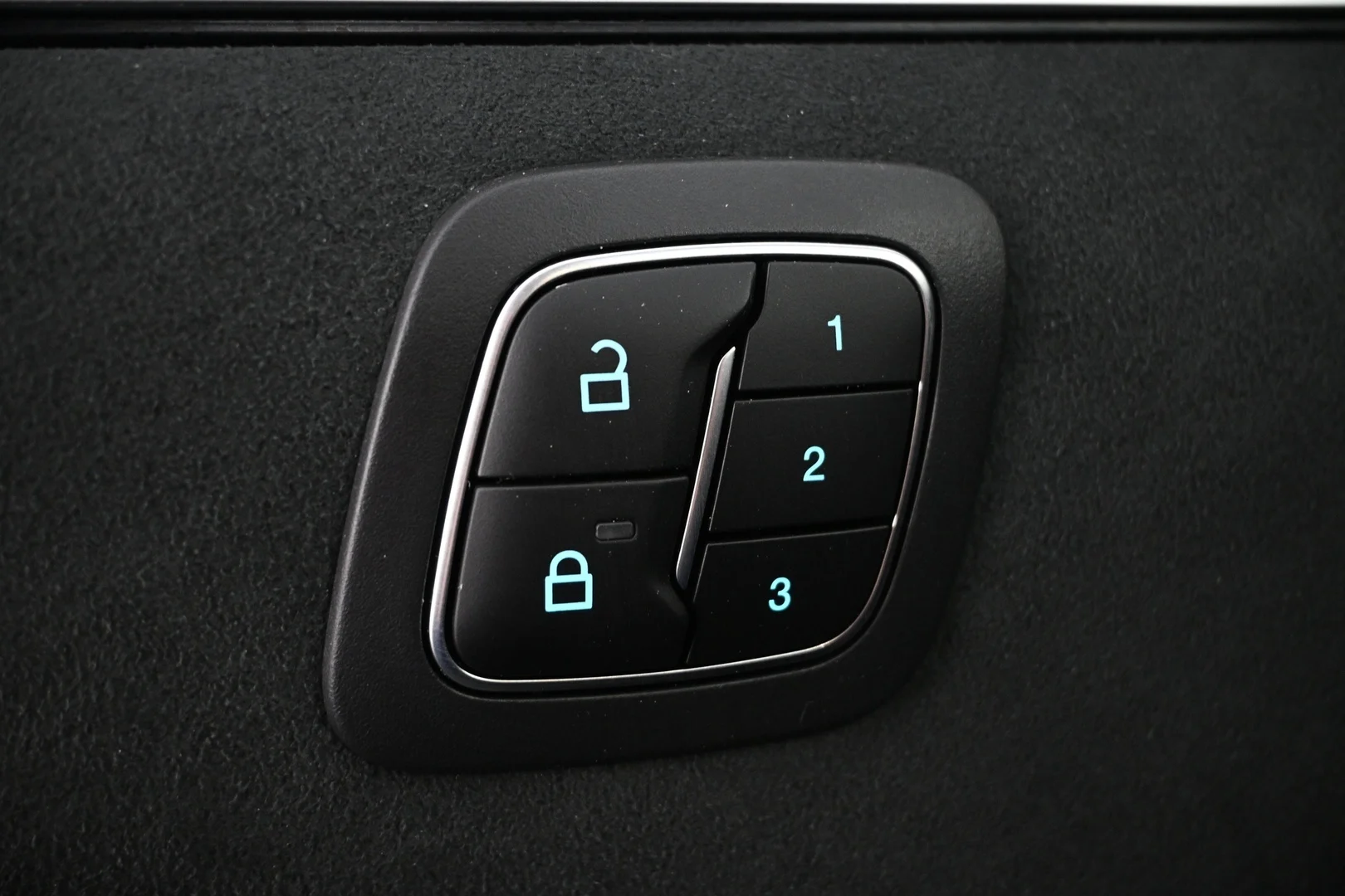 Car Image - IzFF5gcAW1HVXhExAle1P