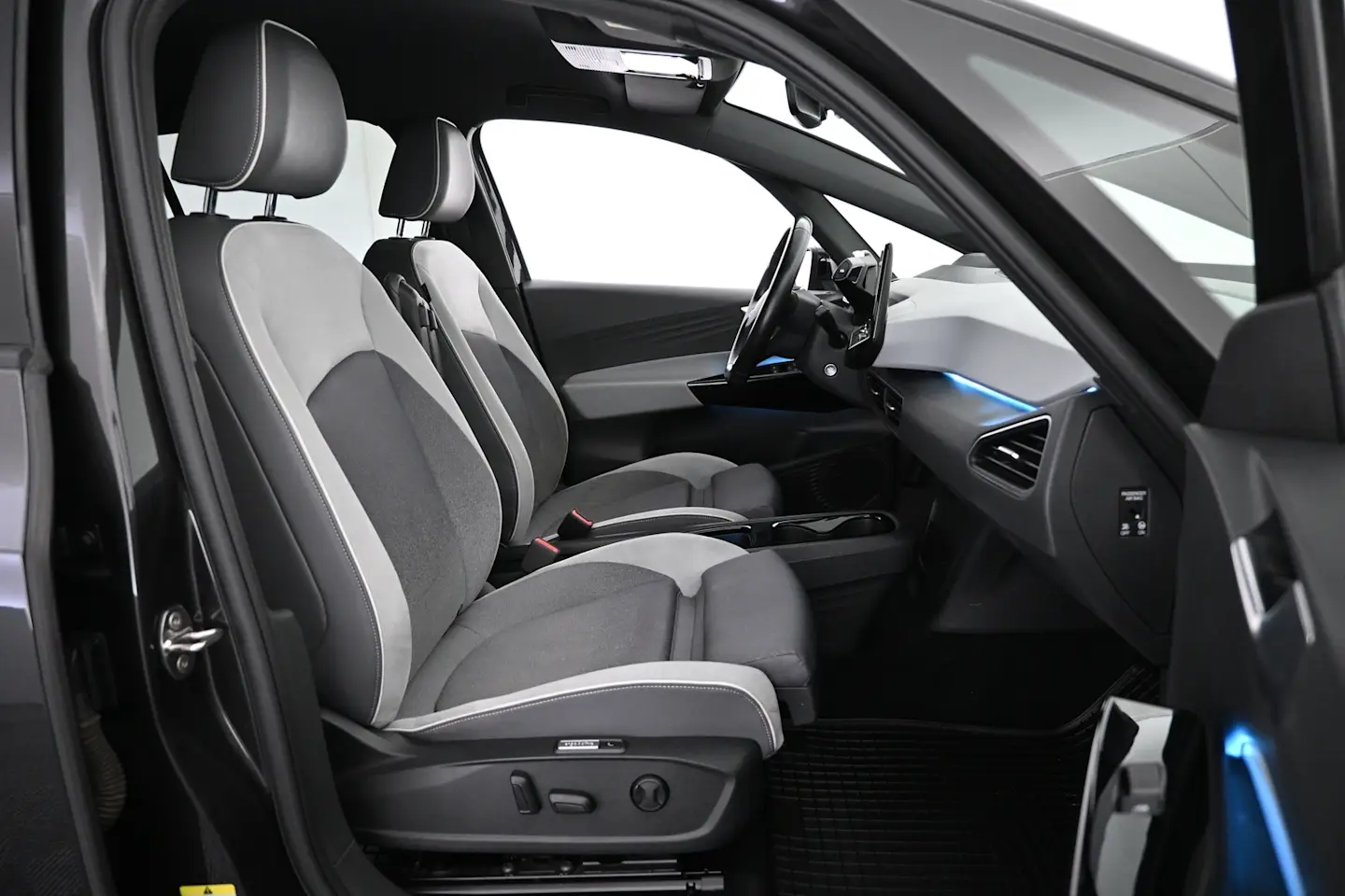 Car Image - 3JjVdBmEBbhL36DG2WmmeD