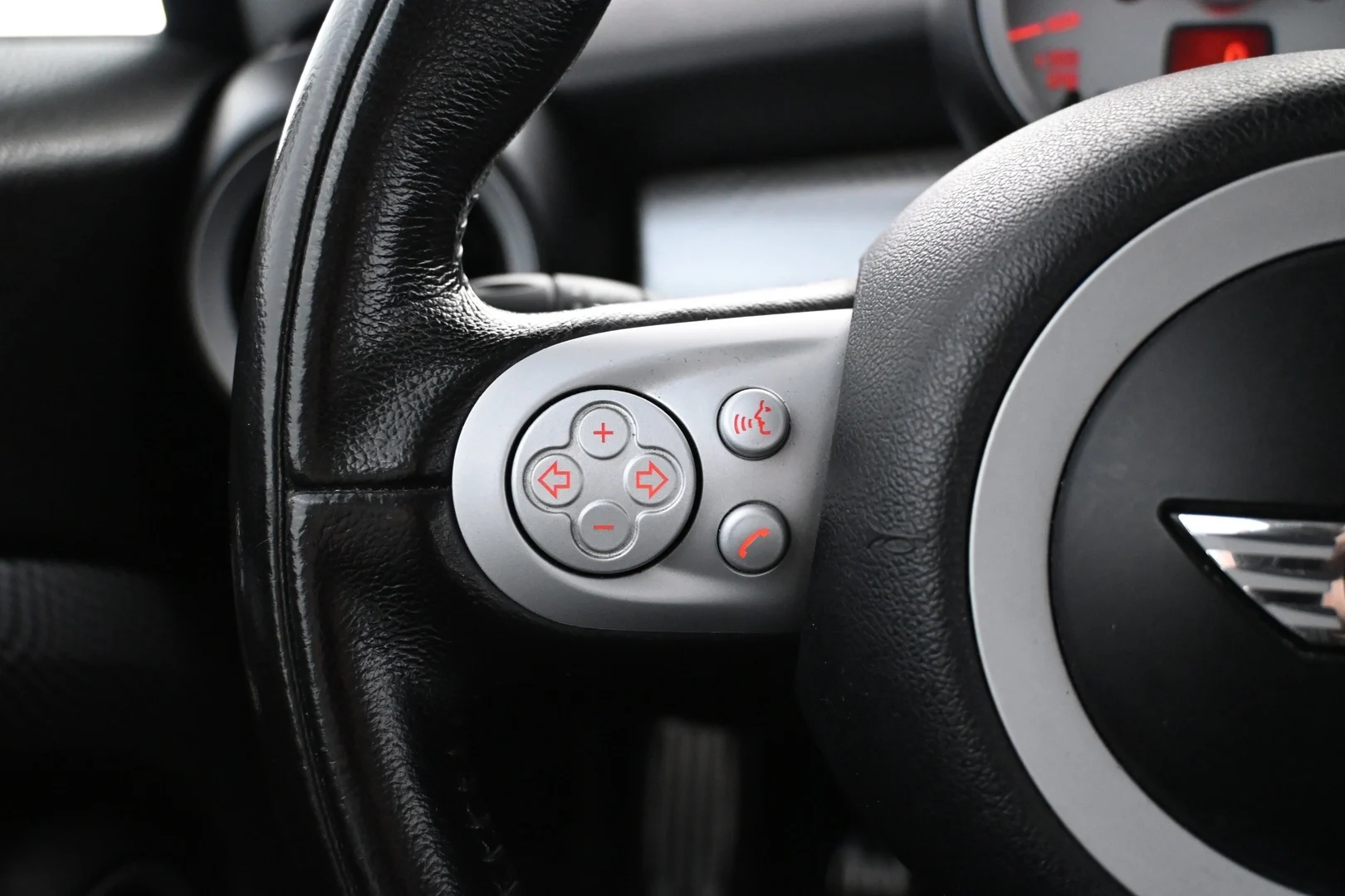 Car Image - 6H20dmsTpGUDuQtXadDOyi