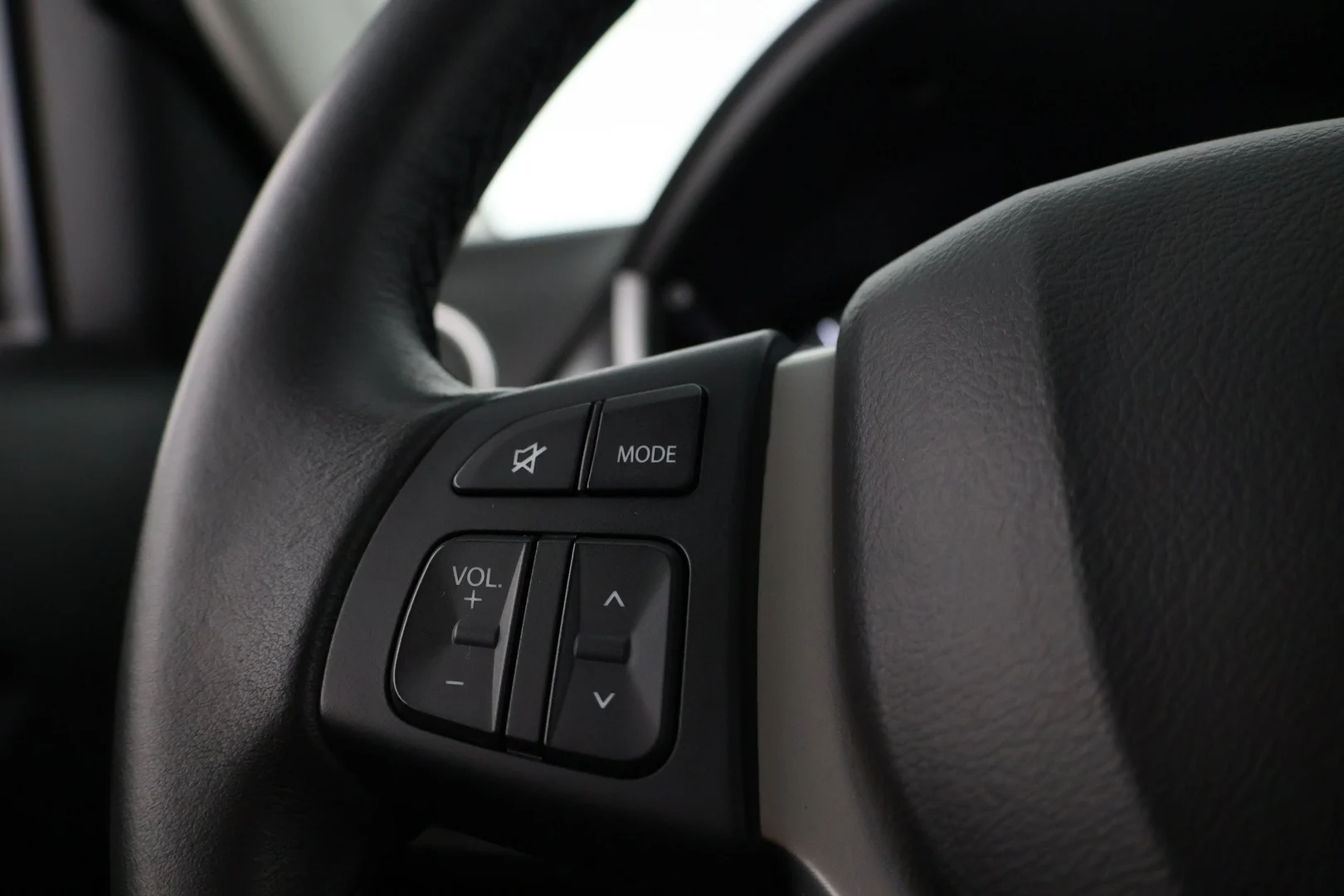 Car Image - 7fU0akzHySbg412IrluBmt