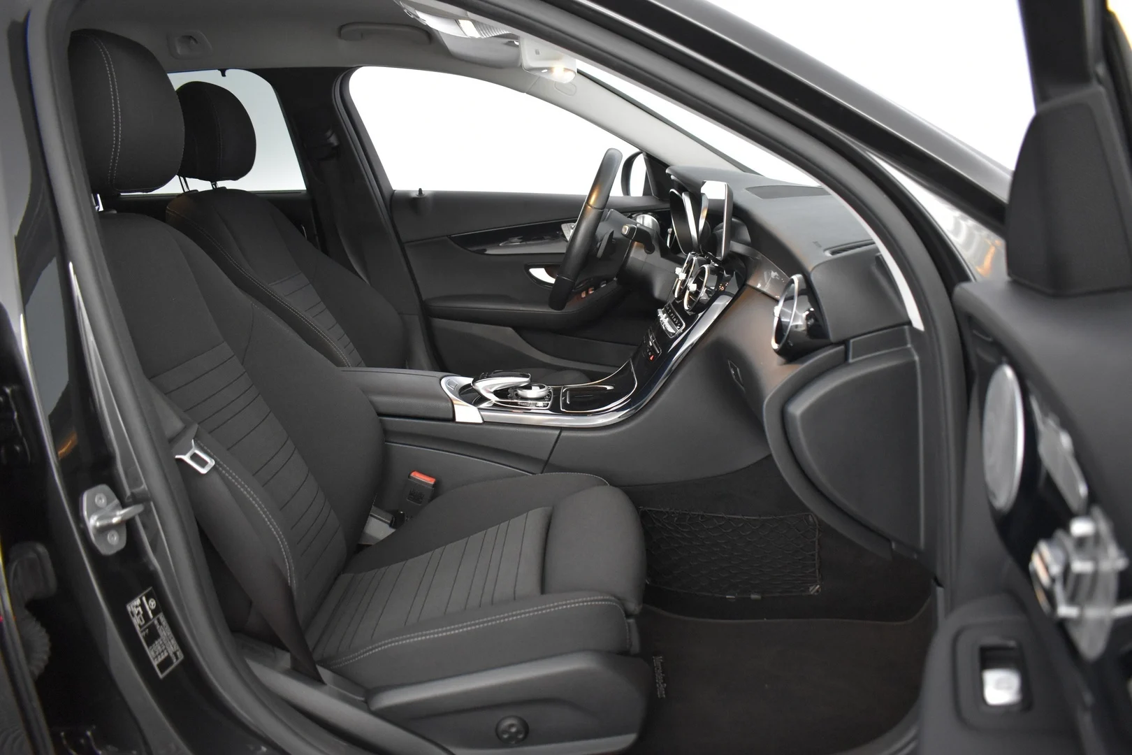Car Image - 2CO7VDzeoVij8AROSonJmK