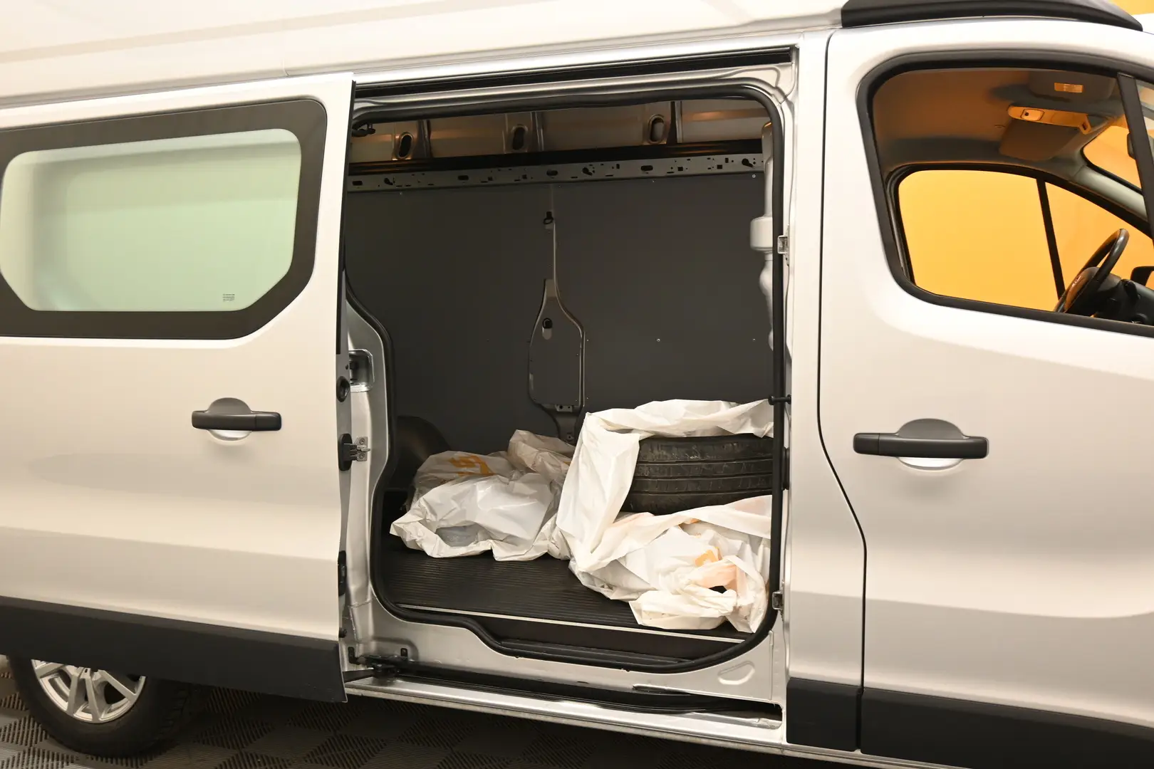 Car Image - hvM0YvGNOHx8gDRN7X5oR