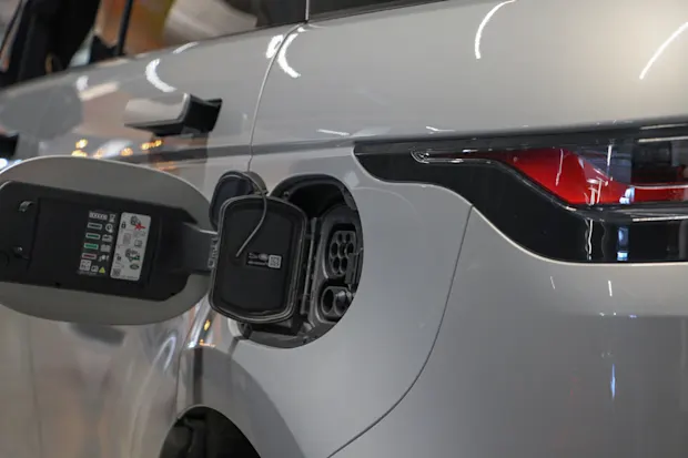 Mitä ottaa huomioon ladattavaa hybridiä koeajaessa? – Saka