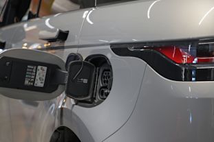 Mitä ottaa huomioon ladattavaa hybridiä koeajaessa? – Saka