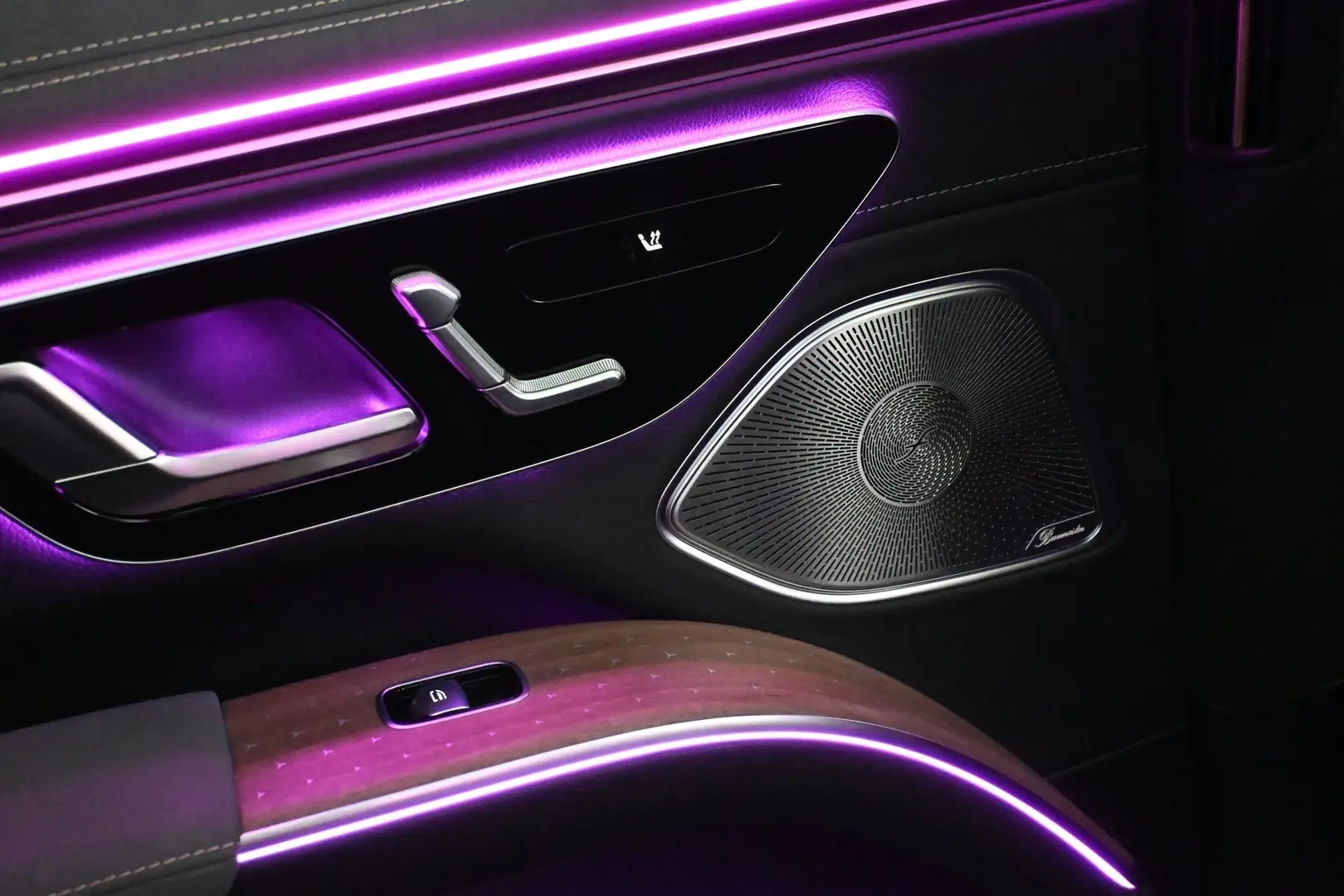Car Image - 2GTJF2nWiA65iCFz9fNkmU
