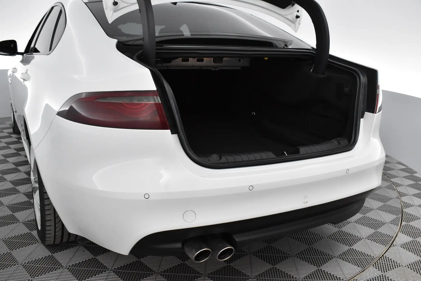 Car Image - zpeCQaUJgUALKnE1hkR5N