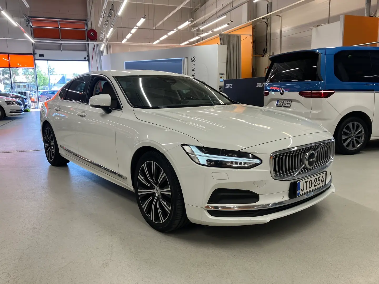 Car Image - rsrT9txfg9CElAnVdHzcE