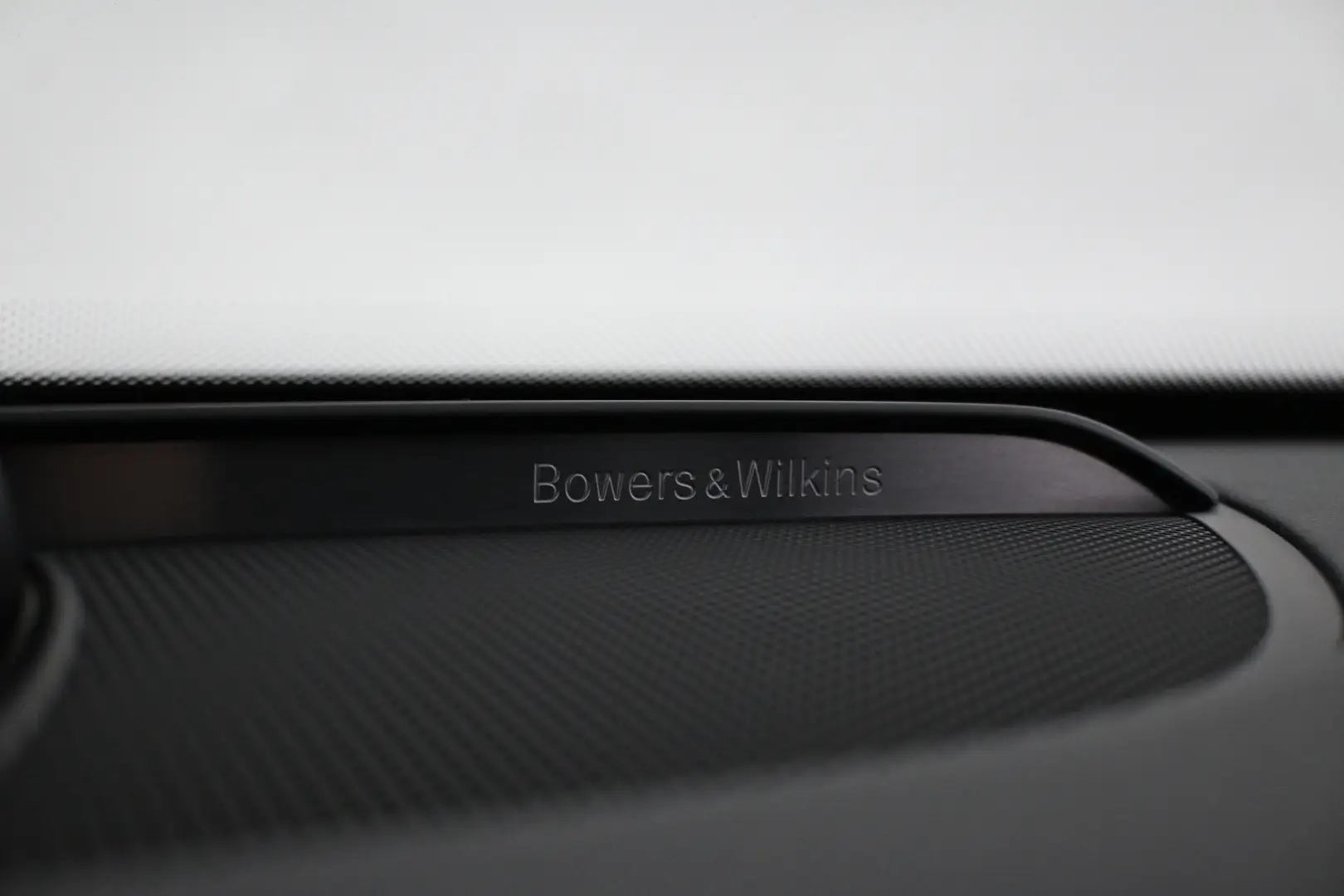 Car Image - 7B9VynScUTWYIRBb1A3TlI
