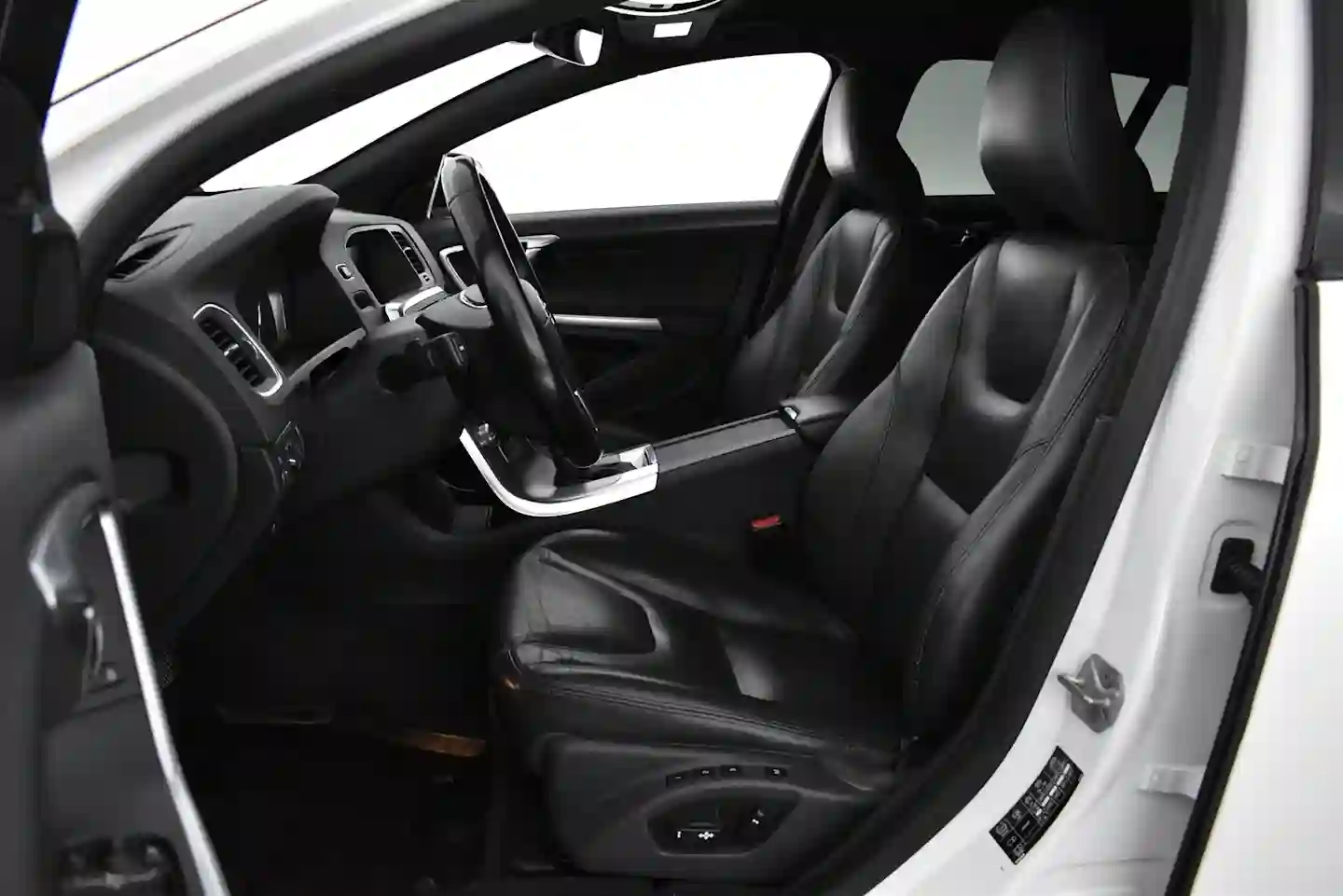 Car Image - mK0RS0aUzjF8TR6J5GaXl