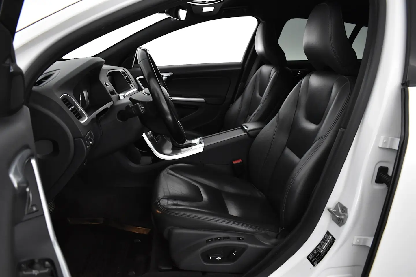 Car Image - mK0RS0aUzjF8TR6J5GaXl