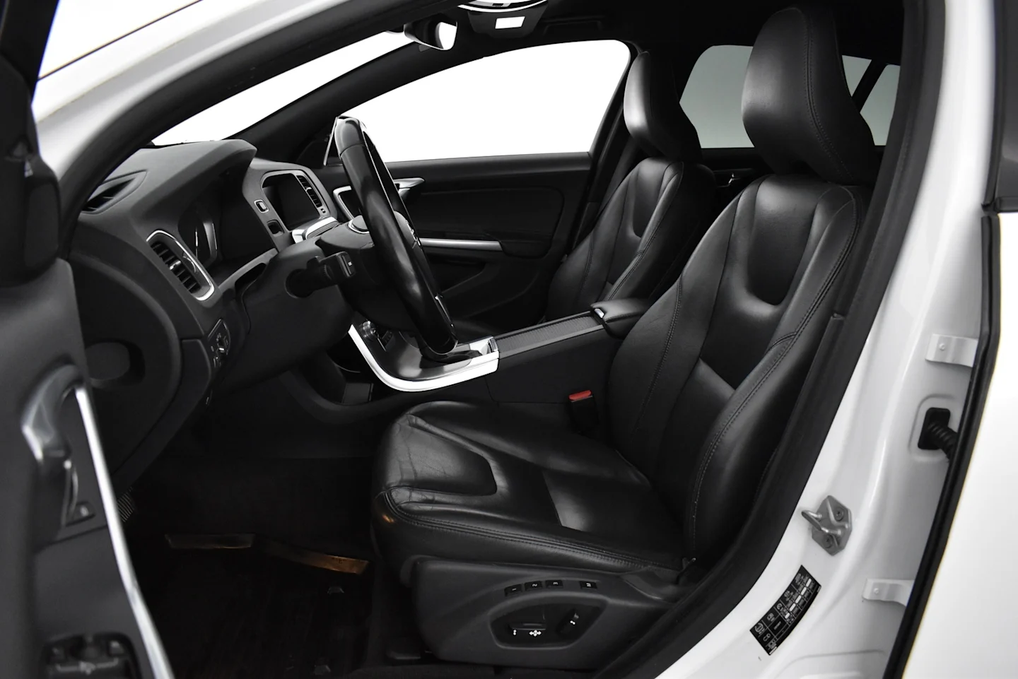 Car Image - mK0RS0aUzjF8TR6J5GaXl