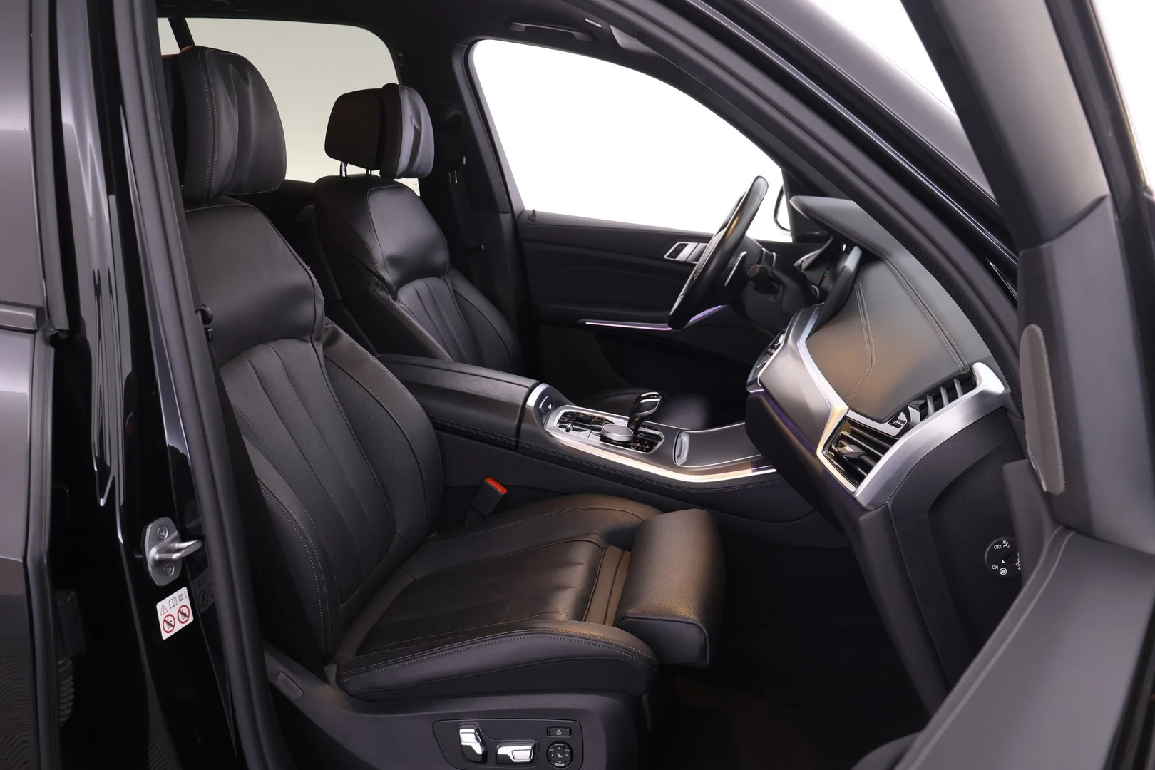 Car Image - 7385WXWHIuSPDZf1WxGXJM