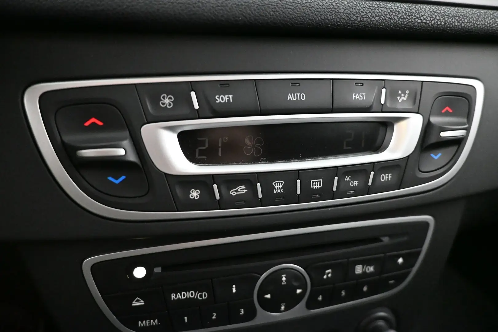 Car Image - 6eMO79EQQ9EOrKfZRTyrrT