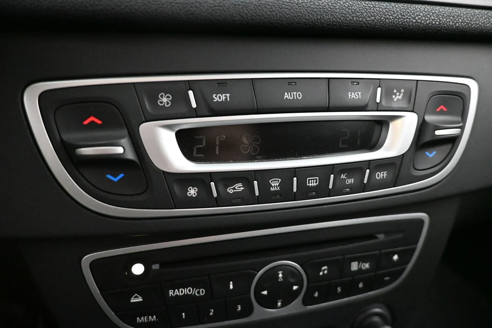 Car Image - 6eMO79EQQ9EOrKfZRTyrrT