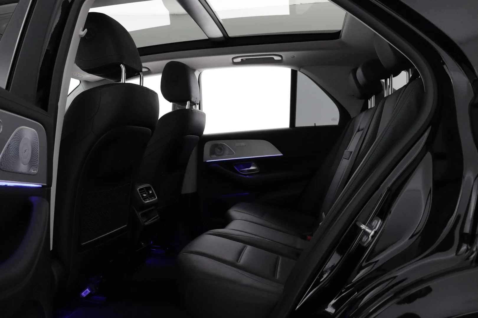 Car Image - 1Tg51fZGVsN8Hs3No6SxL2