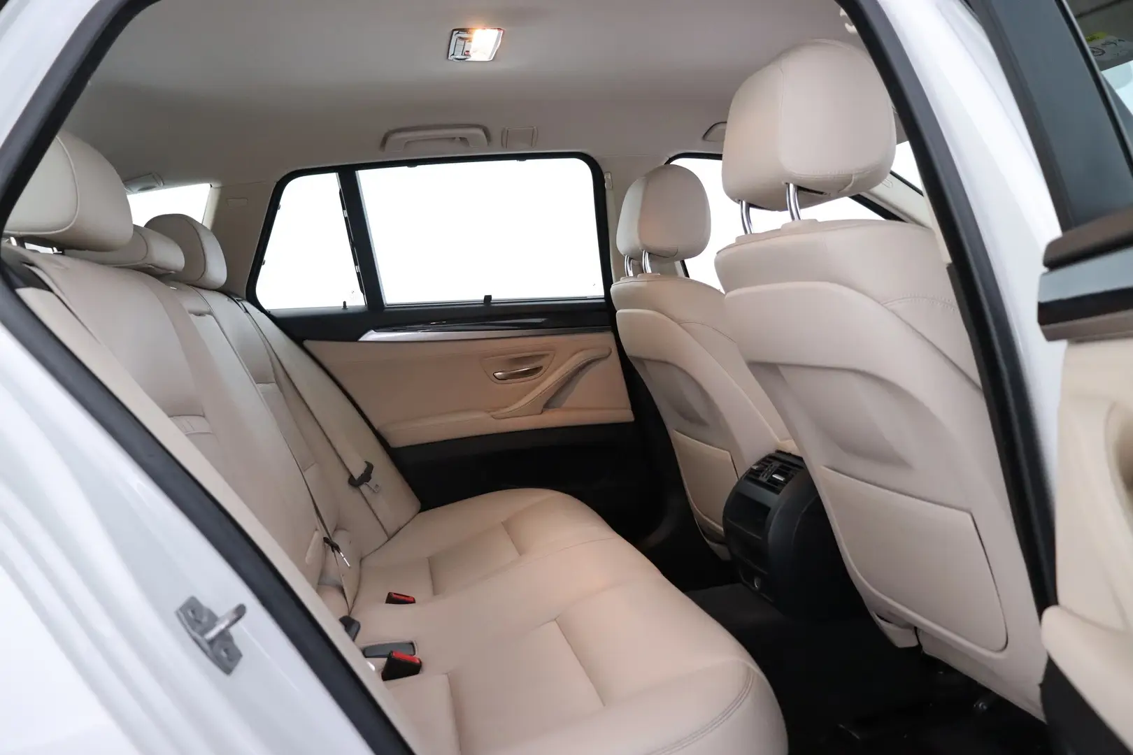 Car Image - 28uMtyV2FQ9cKmmyrpkDWP
