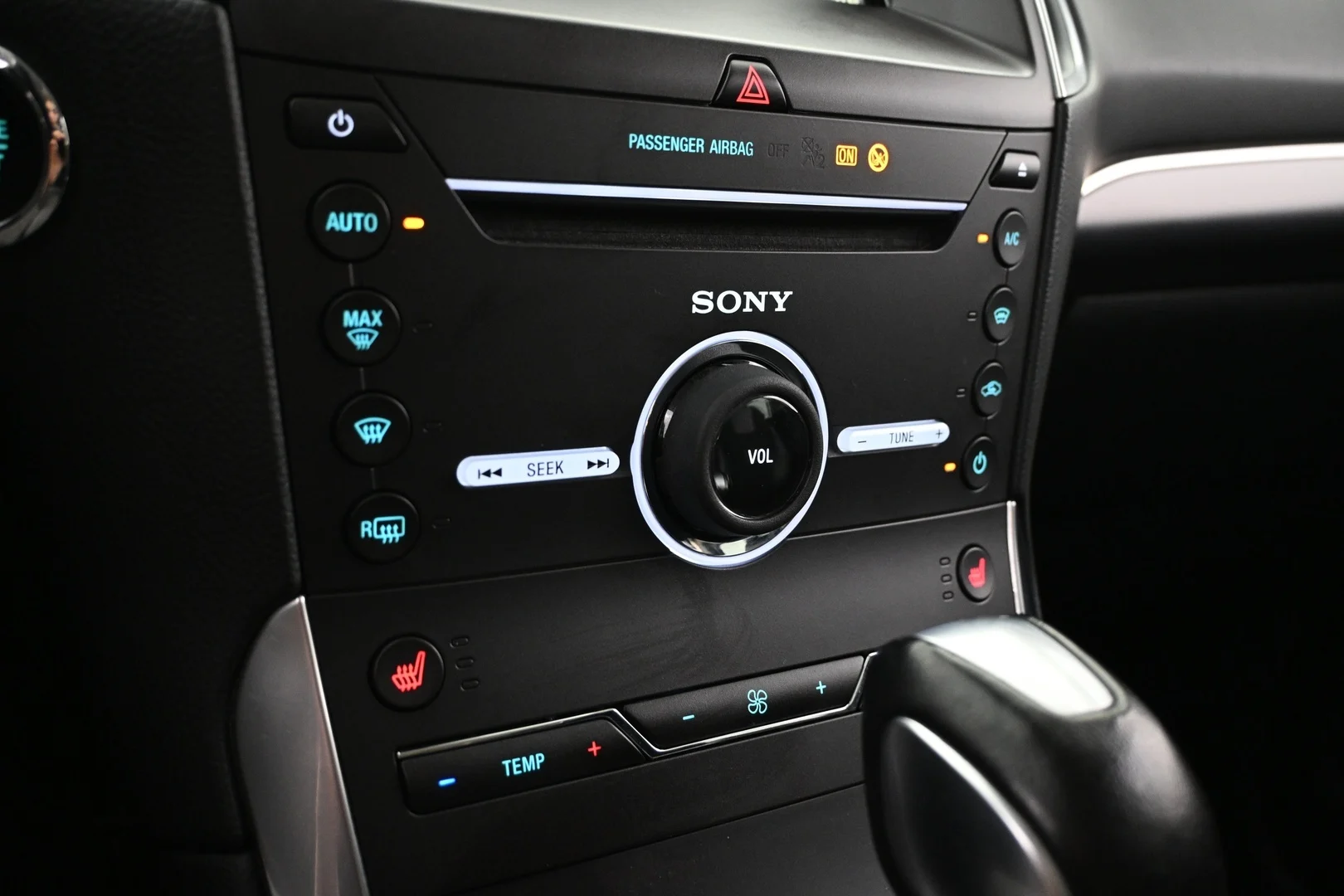 Car Image - 2KXEvzHyrw77APIVRBysUg