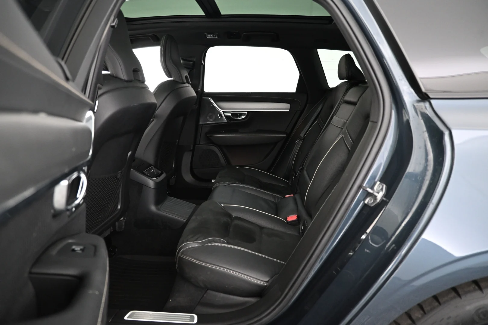 Car Image - 54M2C8wY421xo3AMTTFRs8