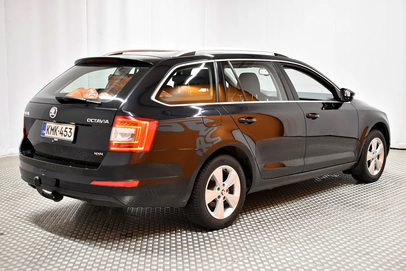 Car Image - 3I65Oqm6F3ZnylpySXjcoQ