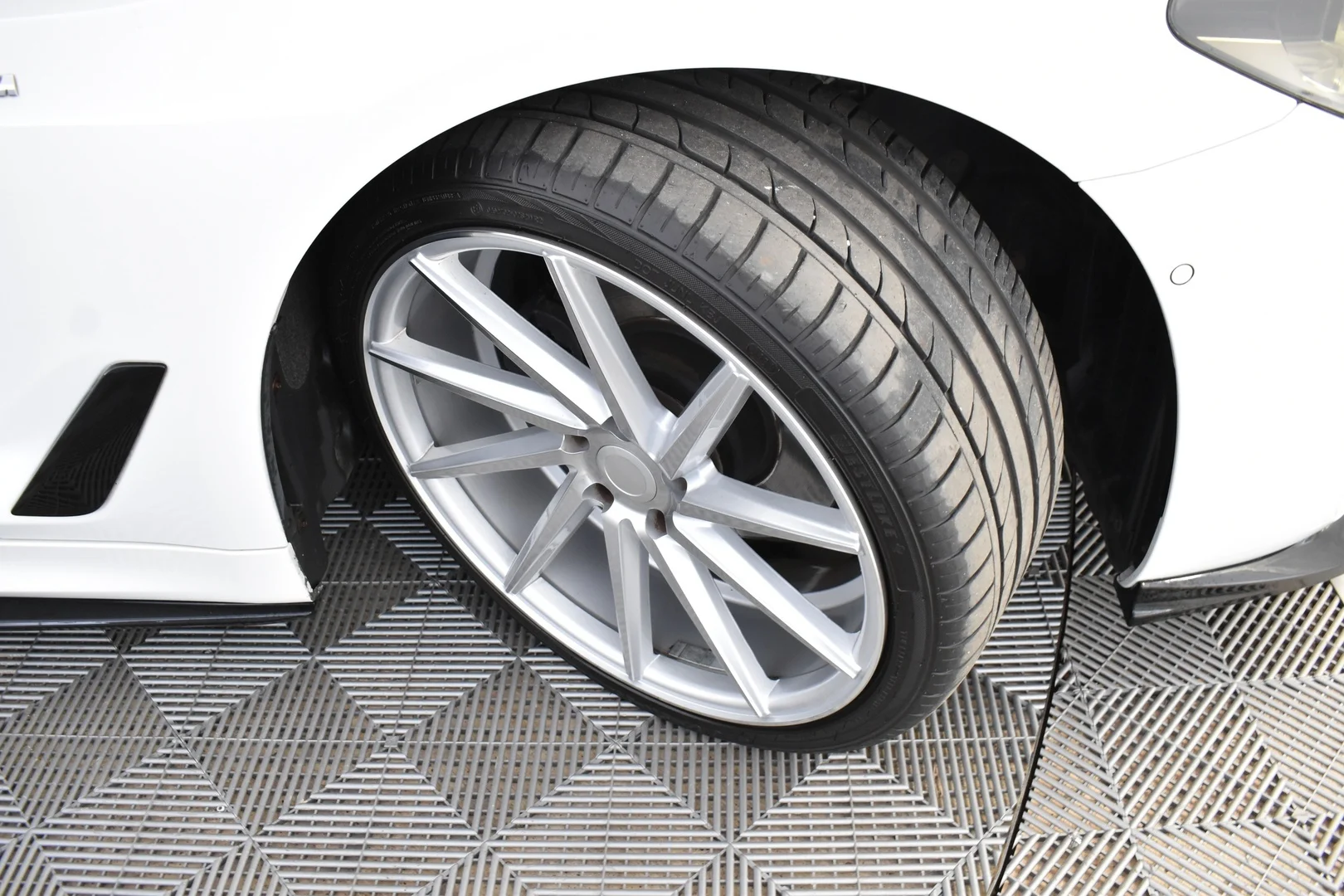 Car Image - 3JijbzQGGt3SCnyIFA7DQW
