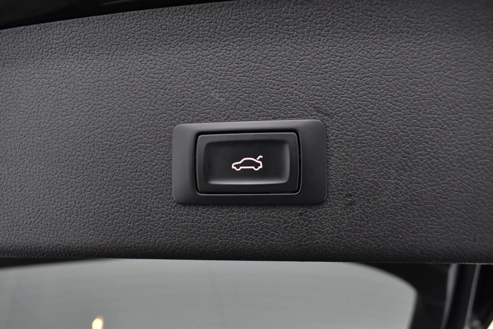 Car Image - 6wZO5m2m9ggkLZoXt5CwaX