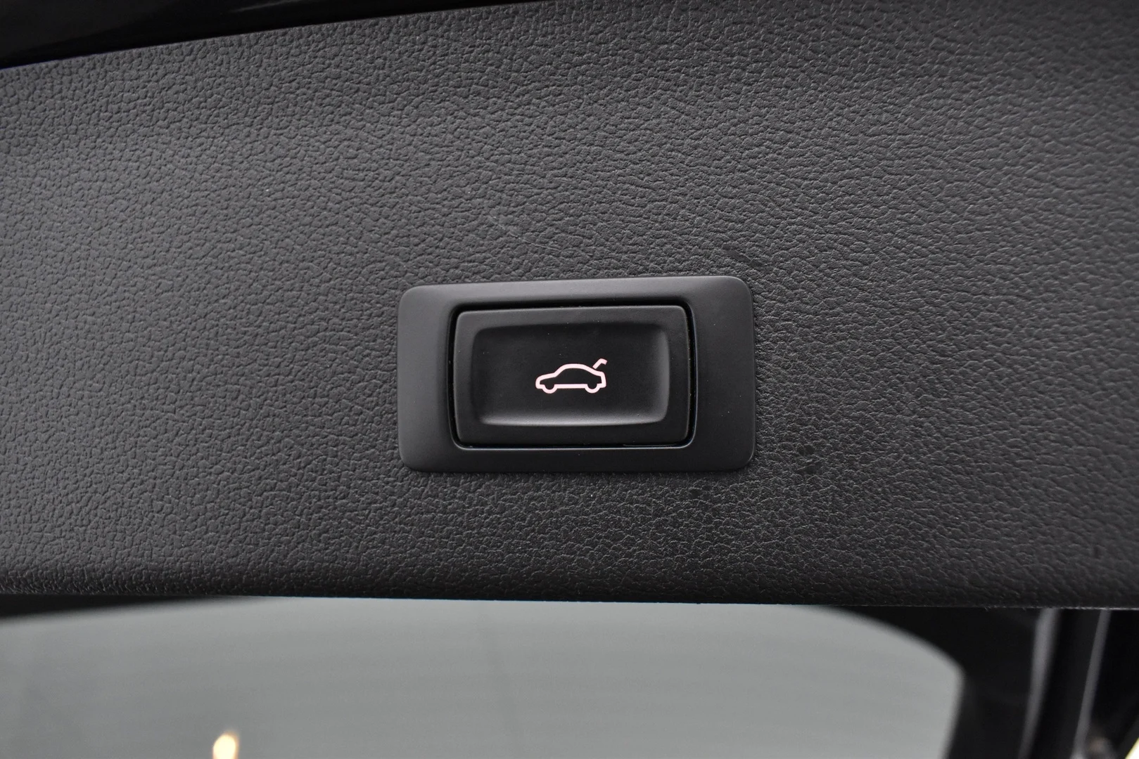 Car Image - 6wZO5m2m9ggkLZoXt5CwaX