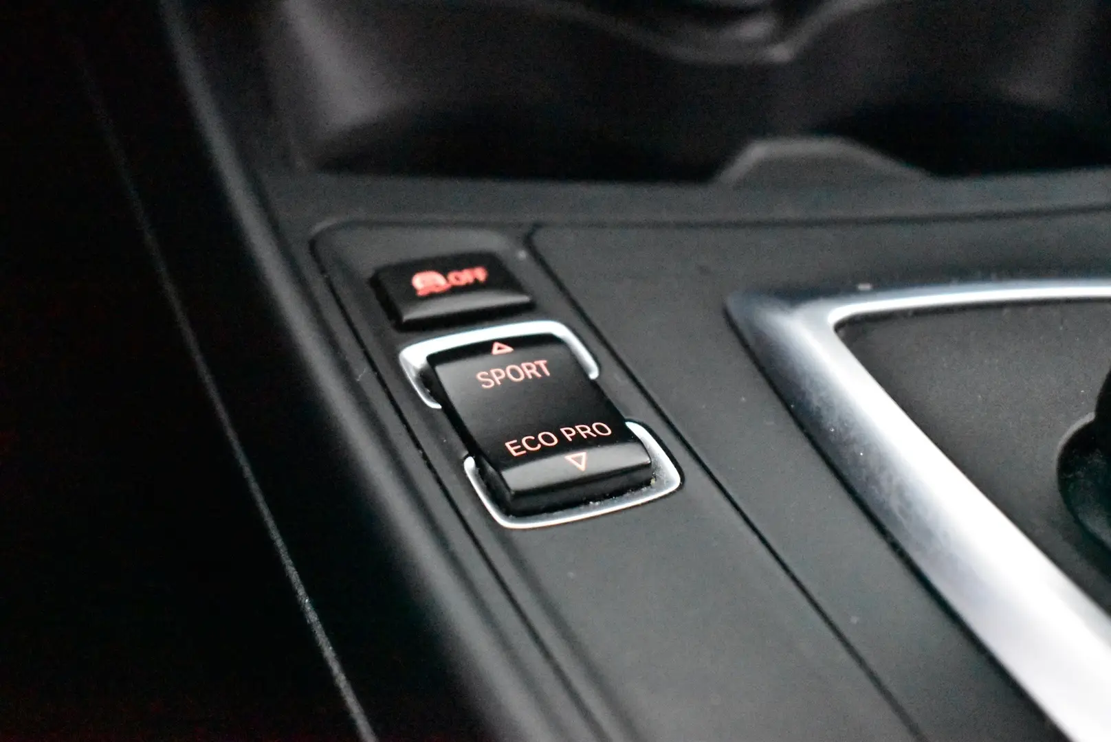 Car Image - 24X8g19tLzt36kCOuzfyqY