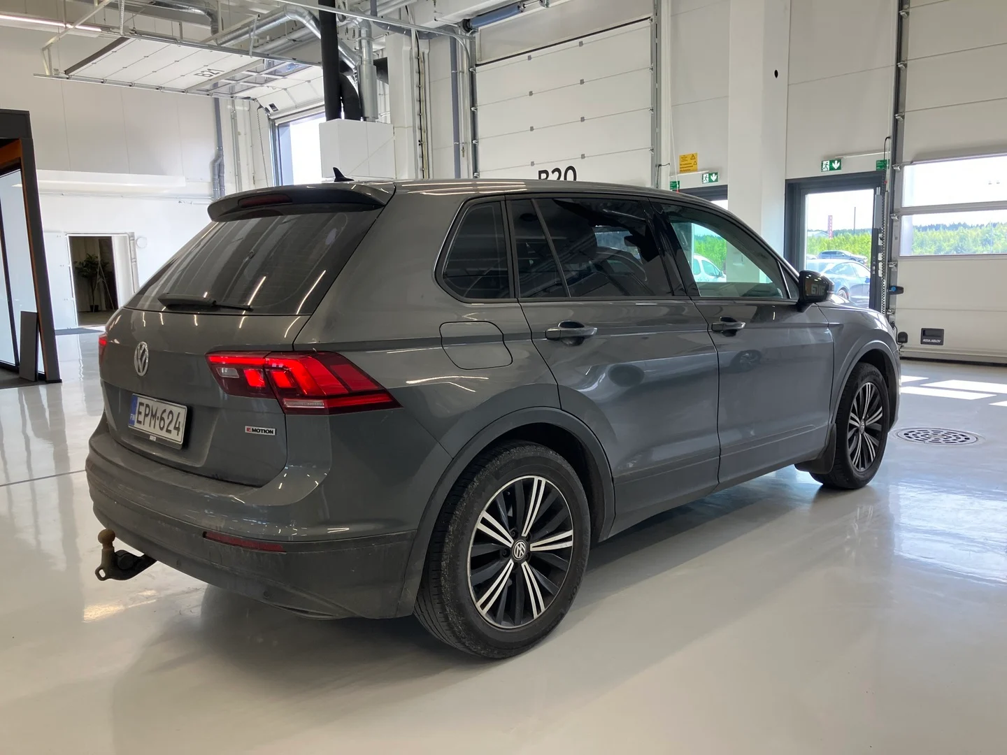 Car Image - UvOWLY2Xi58zpAFv37MbT