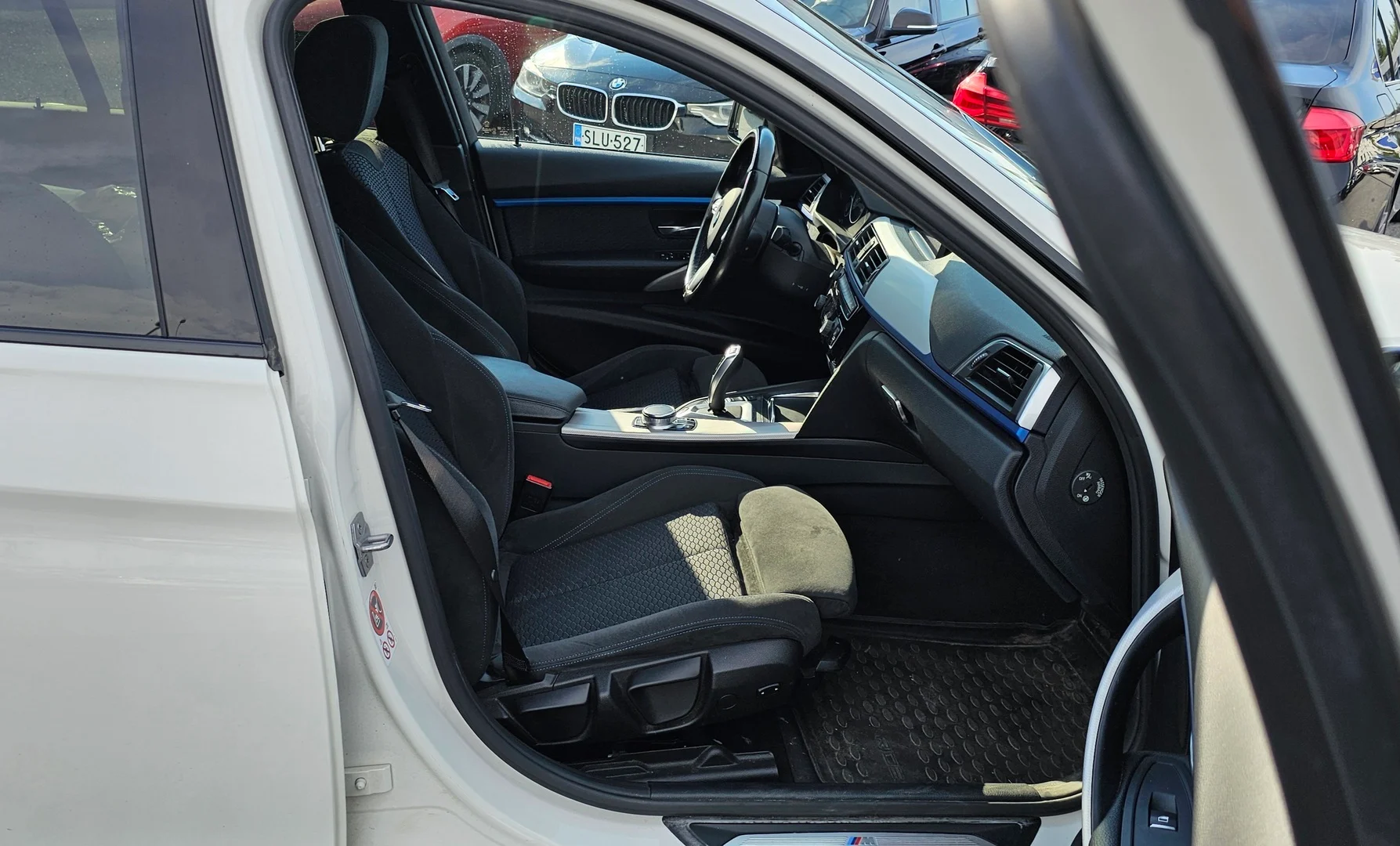 Car Image - 2JbHthMQphIXd1srjTPyvt