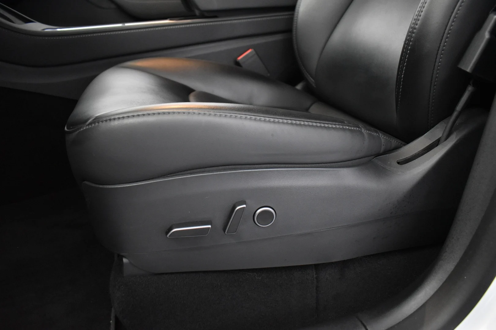 Car Image - XhoNAZYmZzMN9JduGhyqd
