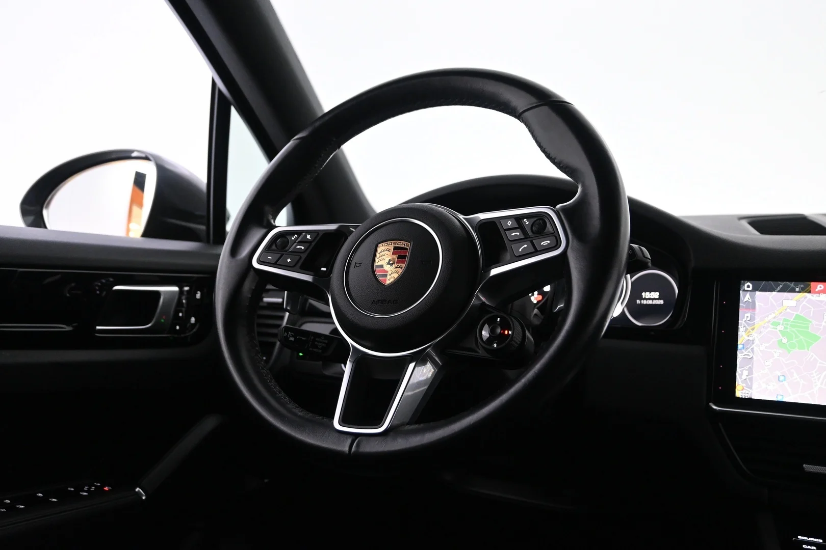 Car Image - 5ZcoXxo3Rc7uYLCBpwpMcA