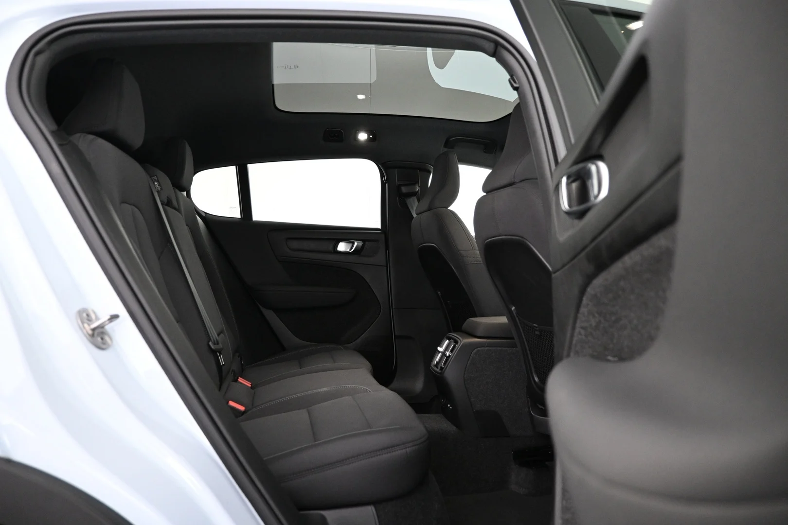 Car Image - 6VBuSt5GMa8Nda3BUJqgmY