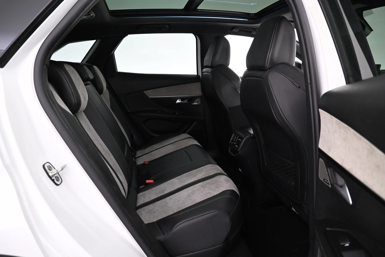 Car Image - FuvclooBABU0Oz1kSAIvw
