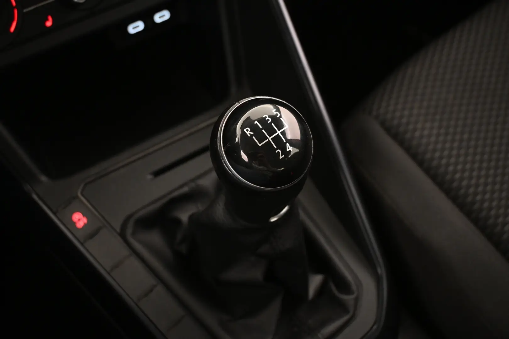 Car Image - 3PNhivuCro8ZEQkOdBWdtA