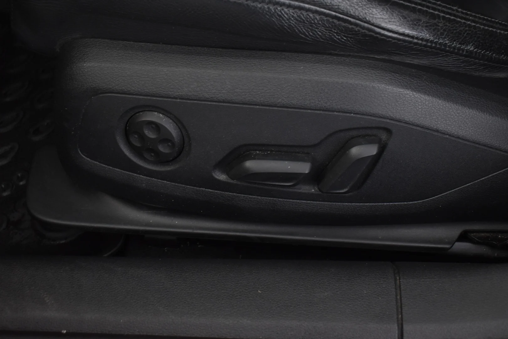 Car Image - 3vahQdxUKI1PGiZnSnXgTi