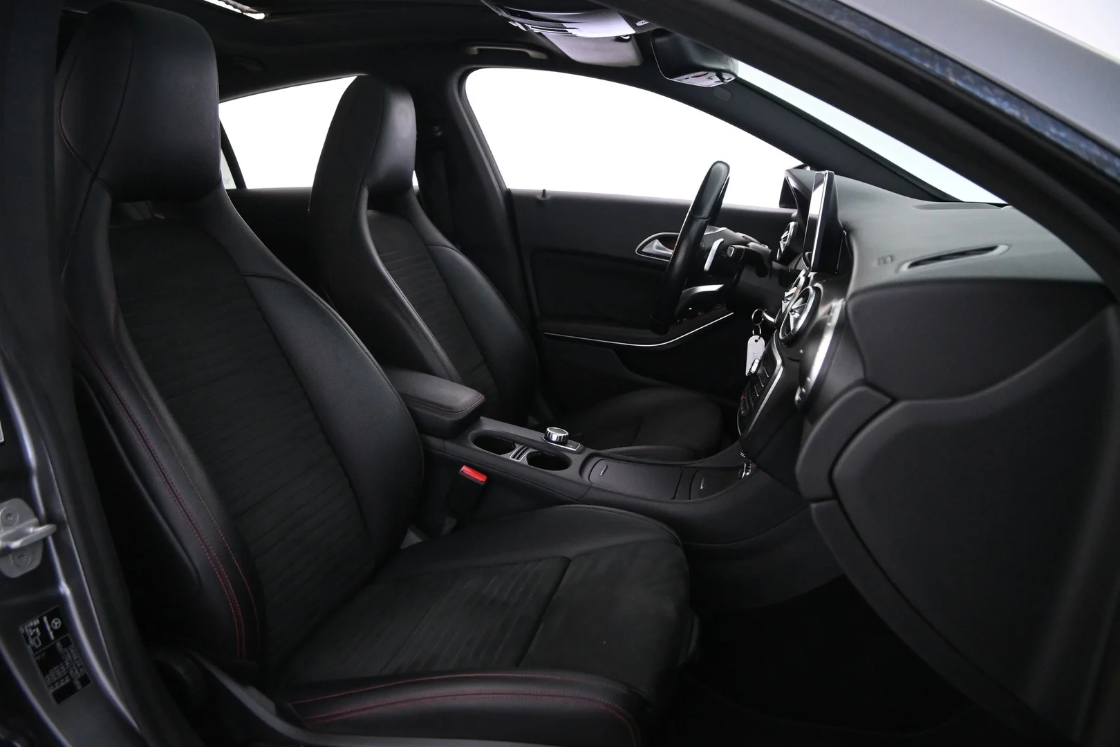 Car Image - 6IPkIGgoeb7jSvDNhLBKkJ