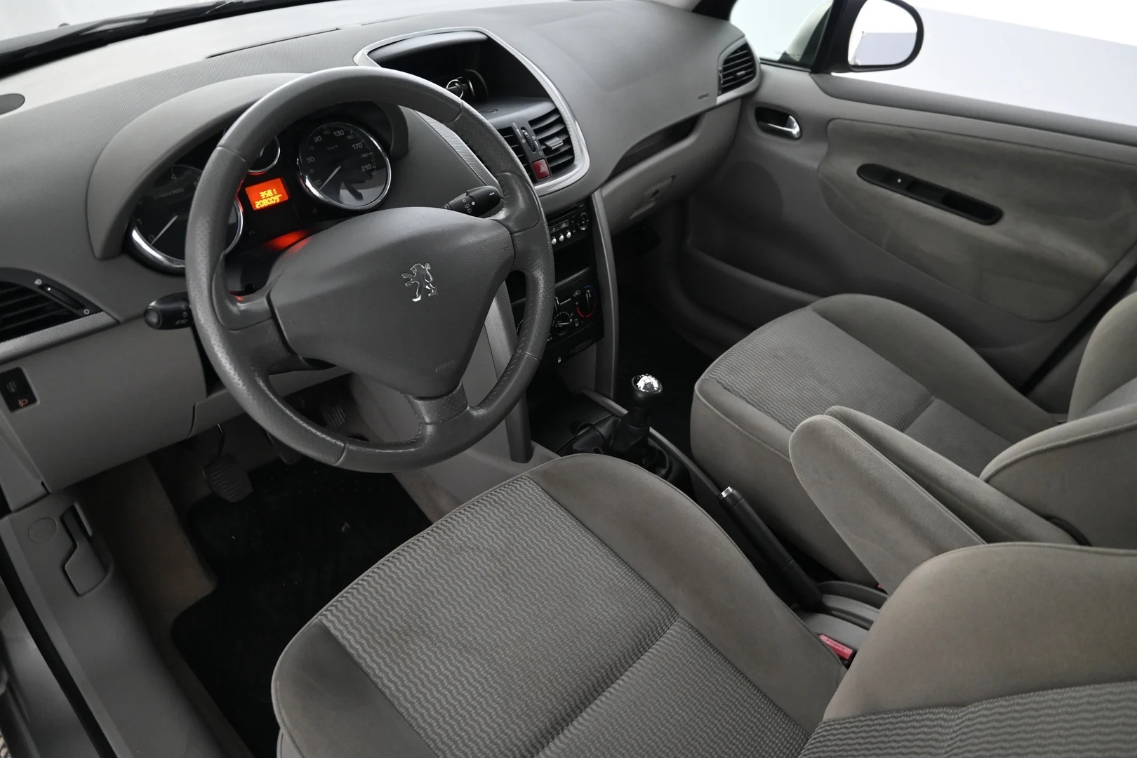 Car Image - 4kWlpdSlcOqCmb3JvNNM87