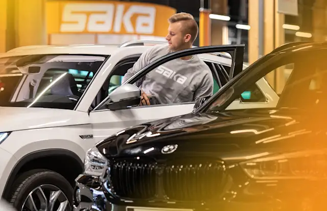 Sujahdatko sporttipenkkiin vai nautitko nahan syleilystä?