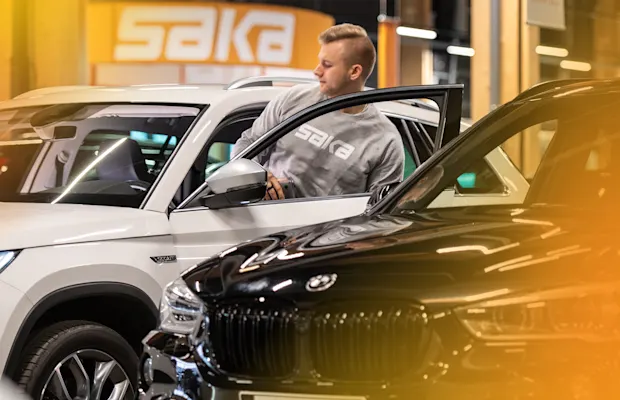 Sujahdatko sporttipenkkiin vai nautitko nahan syleilystä?