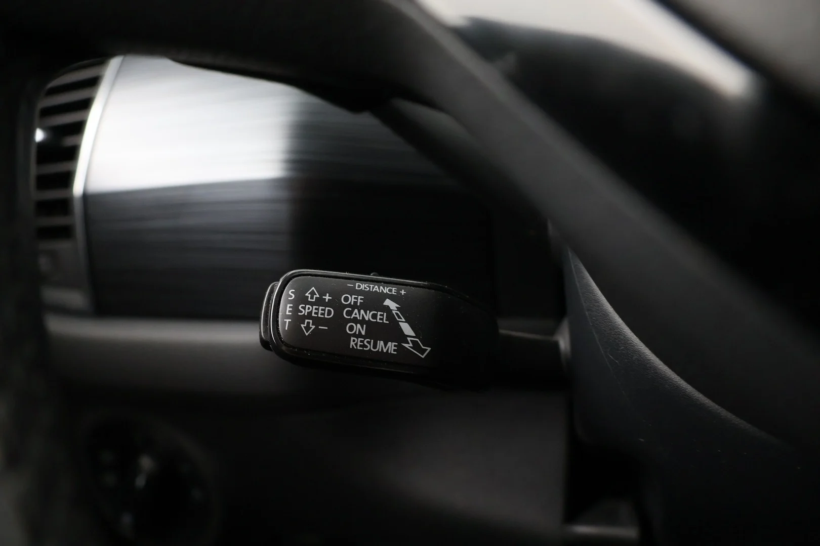 Car Image - 6RZdYRiFbbuujyuKIgj25Y