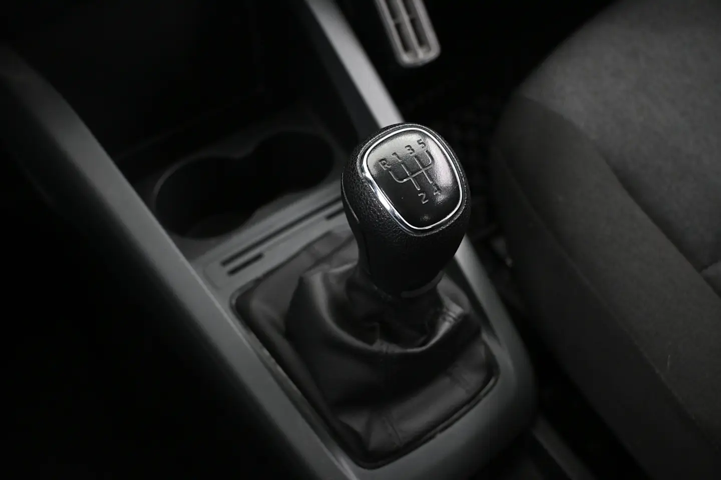 Car Image - uJbqobai3BkurtKDWKrjc