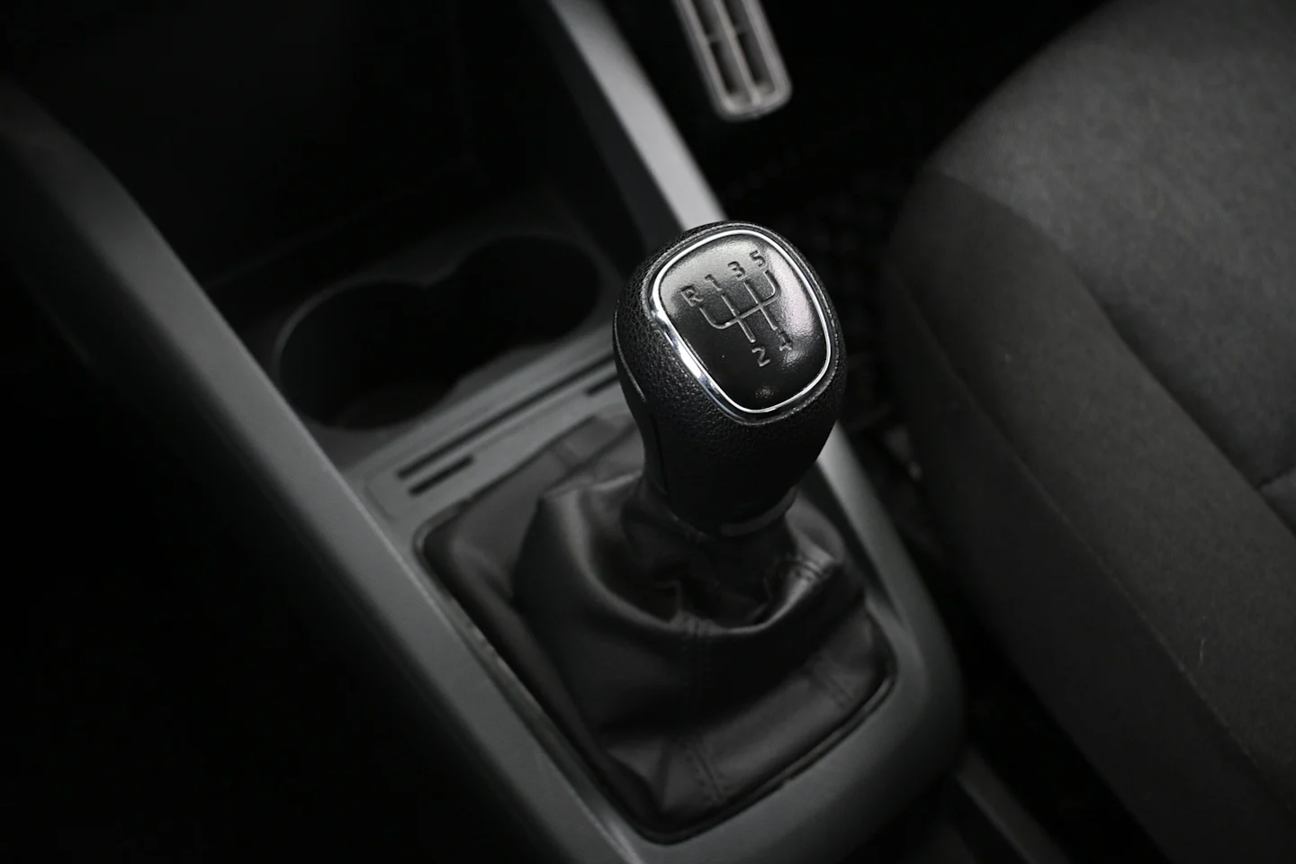 Car Image - uJbqobai3BkurtKDWKrjc