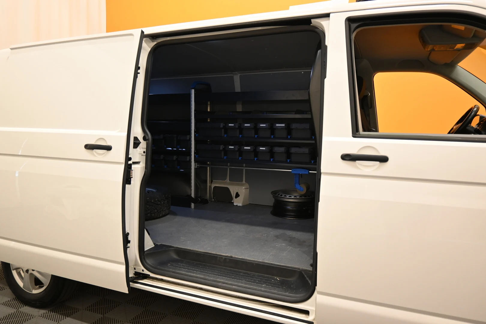 Car Image - 4gckkPhKW50GxxSqEfb9iY